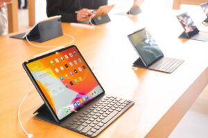 découvrez la meilleure tablette du marché en 2023 ! comparez les performances, le design et les fonctionnalités innovantes pour choisir l'appareil qui répondra à tous vos besoins. profitez de notre guide d'achat et faites le meilleur choix pour votre usage quotidien.