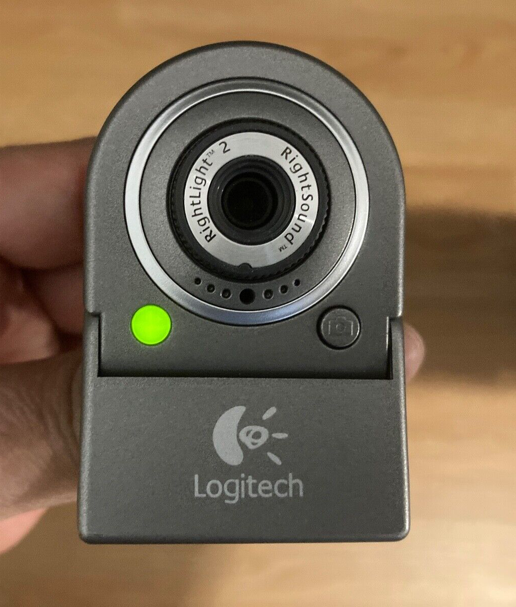 découvrez notre sélection de webcams logitech compatibles avec la nintendo switch 2. améliorez votre expérience de streaming et de communication avec des caméras de haute qualité, offrant des images nettes et un son clair pour vos sessions de jeu et vos appels en ligne.