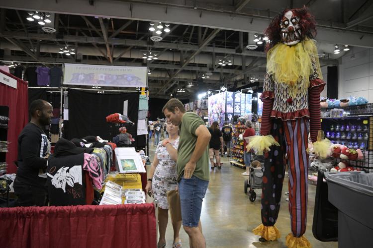 plongez dans l'univers geek'd con 2023 : comics, jeux vidéo, cosplay, rencontres avec des stars et exposants passionnés. ne manquez pas cet événement incontournable pour tous les fans de pop culture !