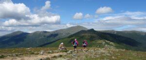 découvrez comment une simple marche peut révéler la beauté naturelle et l’authenticité du new hampshire. partez à l’aventure, imprégnez-vous des paysages et laissez-vous surprendre par la simplicité du voyage à pied.