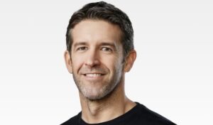 découvrez tout sur la succession de john ternus : enjeux, profils des successeurs potentiels et impact sur l’avenir d’apple. analyse et actualités à suivre.