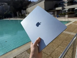 apple prévoit une croissance à deux chiffres d'ici 2026, s'appuyant sur l'innovation technologique et l'expansion de ses marchés.