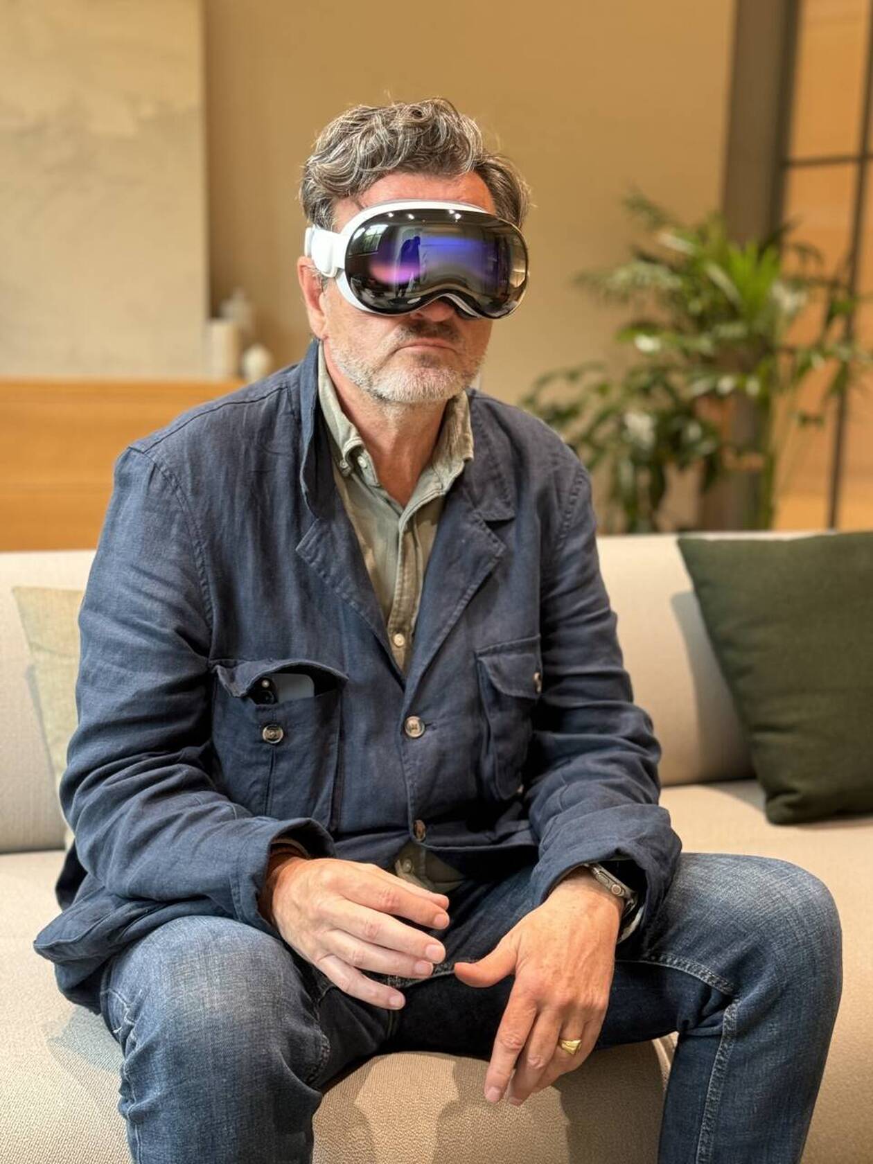 découvrez pourquoi l'apple vision pro reste mystérieux pour beaucoup et comment comprendre cette technologie révolutionnaire peut changer votre perception.