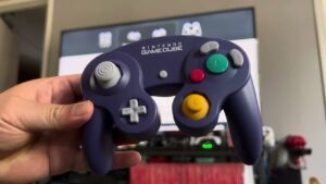 découvrez grid legends sur nintendo switch 2 avec une manette gamecube compatible via nso pour une expérience de jeu optimale et immersive.